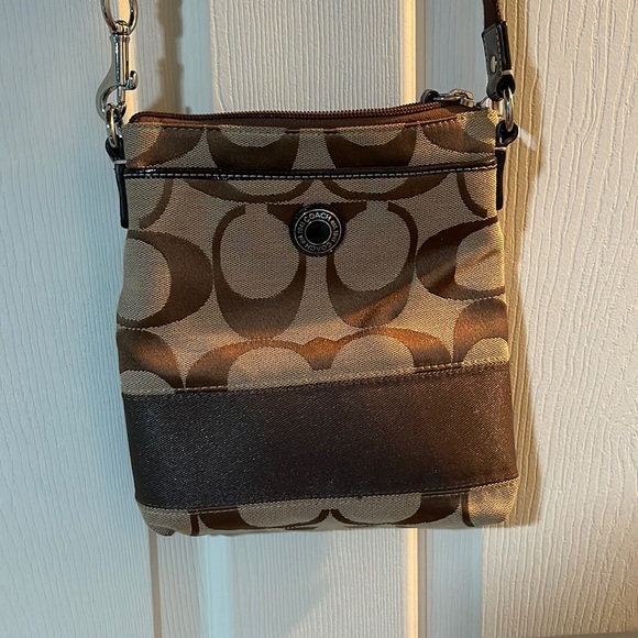 Coach Handbags - Coach crossbody purse